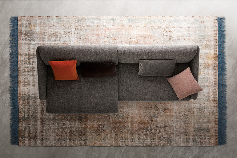 Asolo sofa design Emilio Nanni with forward movement of the seat cushion