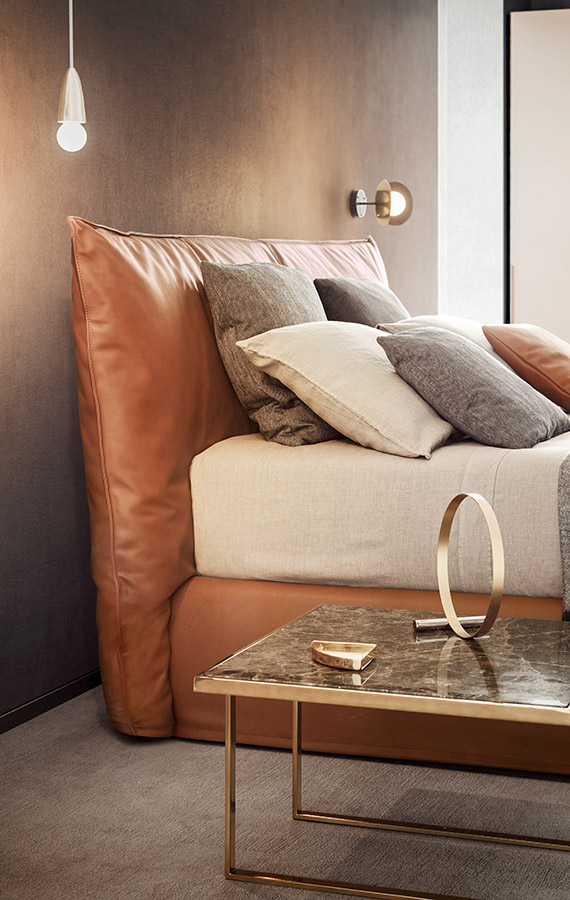 piumotto letto in pelle imbottito design andrea castrignano cambio casa cambio vita per pianca