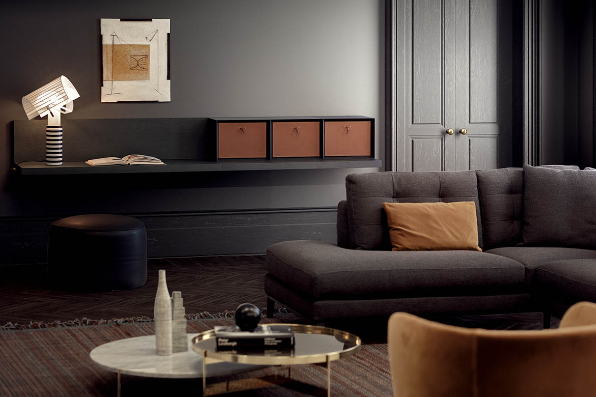elle scrittoio a parete in legno color rovere grigio con moduli a giorno e contenitori in cuoio, pouf in pelle nera