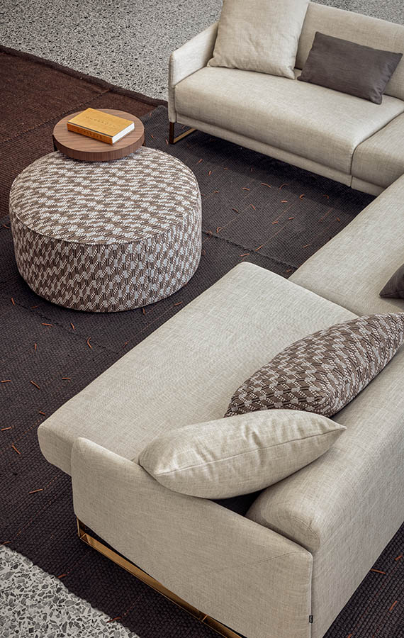 https://zilvorqena.live/wp-content/uploads/2019/04/Asolo-sofa-PIANCA_08_BIG_V.jpg
