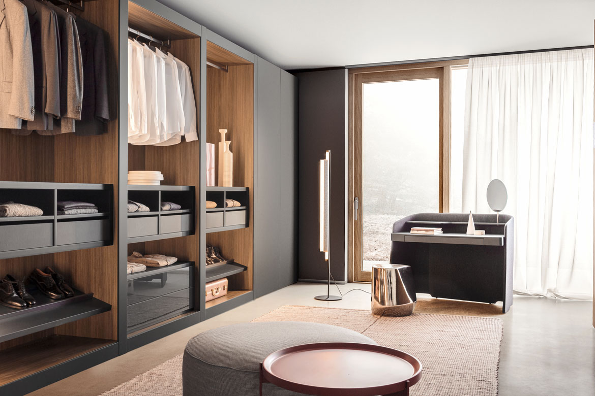 Sipario modern italian closet, chloe vanity desk design emmanuel gallina and haik sitting in ceramic material Pianca