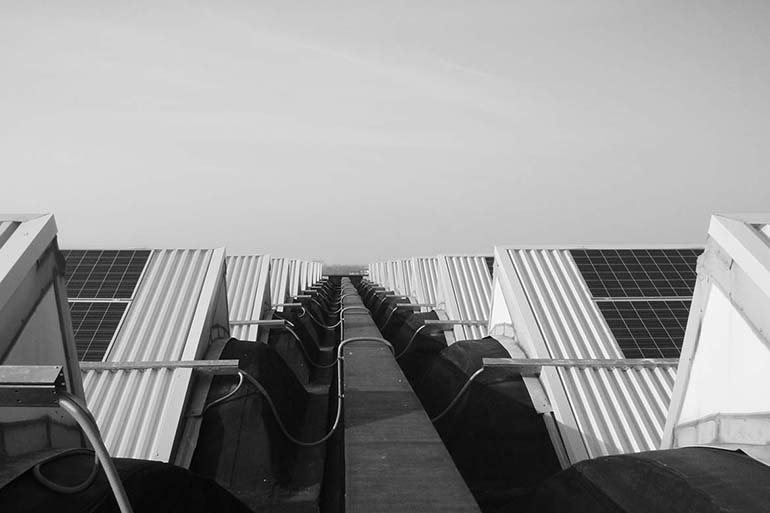 Adottare energie rinnovabili significa sfruttare fonti inesauribili, senza impoverire l’ambiente o minarne gli equilibri