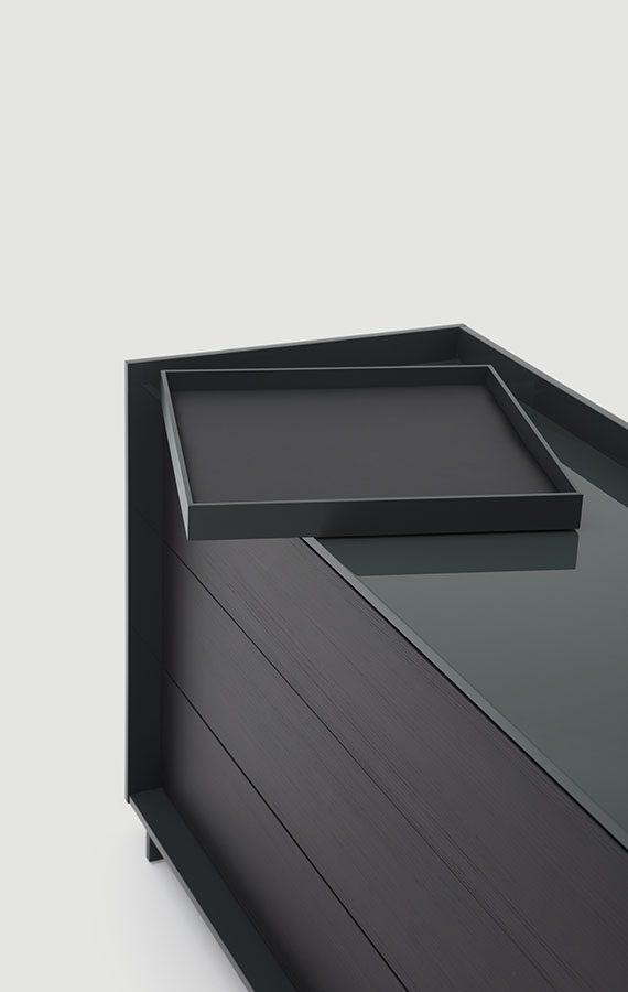 Pianca gruppo notte Kyoto, comò alto, comò basso e comodino con apertura push pull e vassoi, disponibili in finitura laccato opaco, legno e laccato lucido