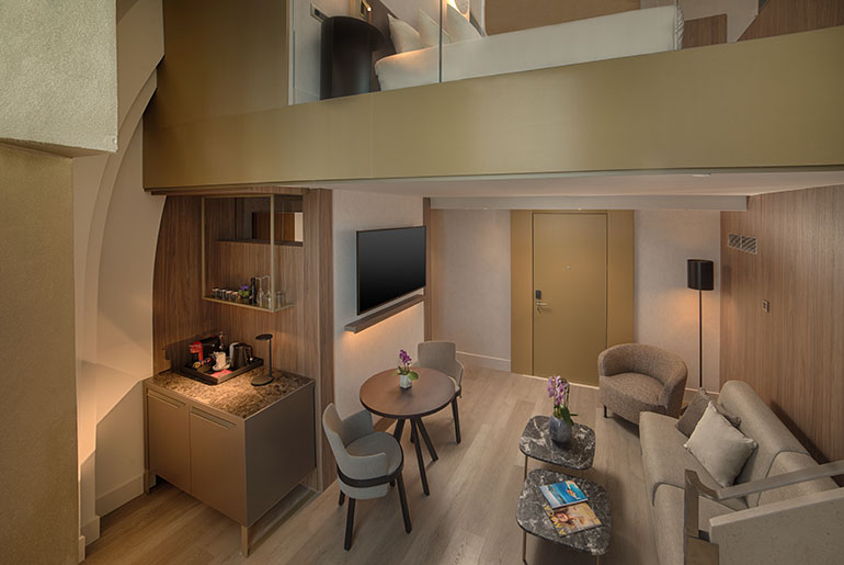 https://zilvorqena.live/wp-content/uploads/2022/10/NH-hotel-Pianca-suite01.jpg