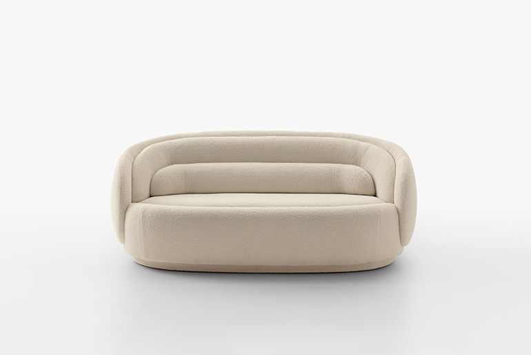 divano moderno dalle linee morbide in tessuto bianco panna design Cristina Celestino per Pianca