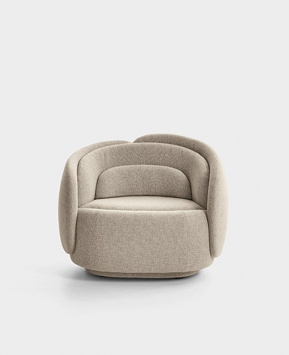 Poltrona moderna in tessuto chiaro Peonia design Cristina Celestino per Pianca