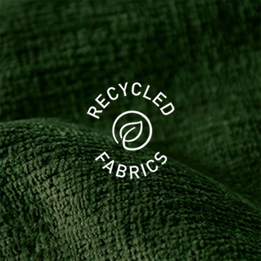 Una nuova collezione di tessuti ecosostenibili, ideati per salvaguardare l’uomo e il Pianeta attraverso scelte attente nelle lavorazioni e colorazioni prive di sostanze nocive. In totale sono 7 i nuovi modelli della Green Collection