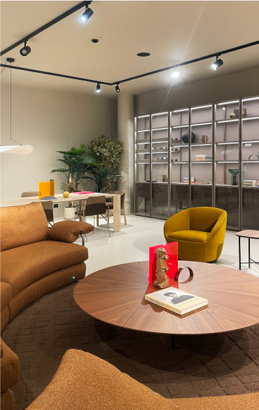 Divano Giona Pianca di Pier Luigi Frighetto, forma curva per creare zone living accoglienti e fluide