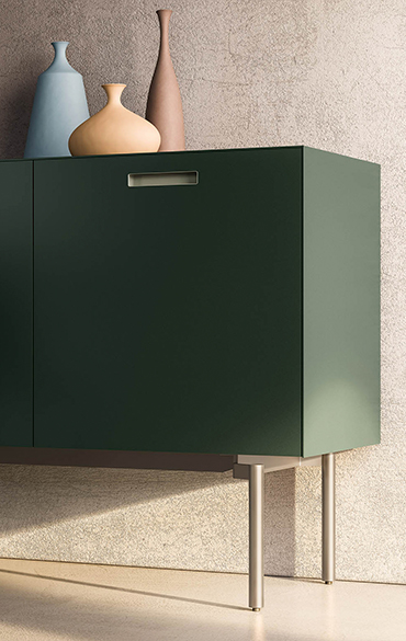Madia Norma Up Pianca con piedini alti e linee essenziali, design contemporaneo personalizzabile in finiture e volumi