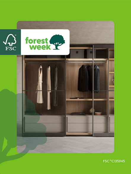 Armadio Murano di Pianca con ante in vetro e interni in legno certificato FSC, design contemporaneo ed ecosostenibile.